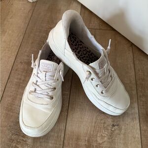 Skechers Women's Cream Sneakers